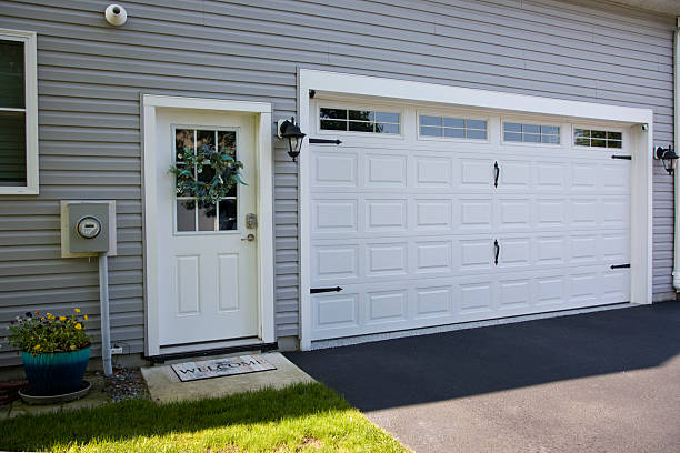 24/7 Emergency Garage Door Panel Replacement experts in Wilmore, KY